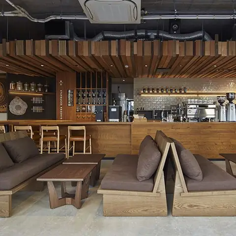 Đầu Tiên Bạn Nên Xác Định Vị Trí Cần Mở Quán Cafe, Bởi Đây Là Một Trong Những Yếu Tố Vô Cùng Quan Trọng Trong Vấn Đề Kinh Doanh.