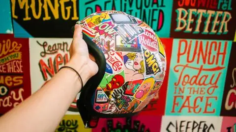 Cách Tự Trang Trí Nón Bảo Hiểm Tạo Nên Sự Khác Biệt?