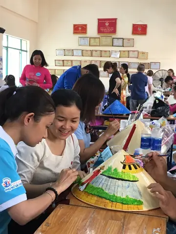 Tìm Kiếm Các Mẹo Trang Trí Nón Lá Ngày 20/10?