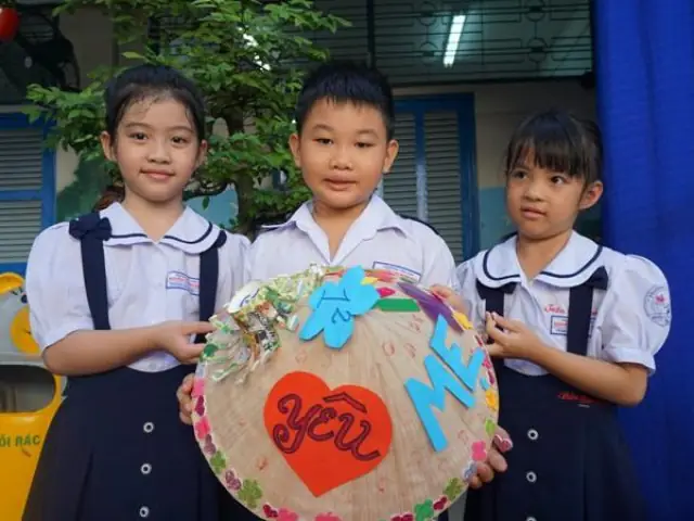 Tìm Kiếm Các Mẹo Trang Trí Nón Lá Ngày 20/10?