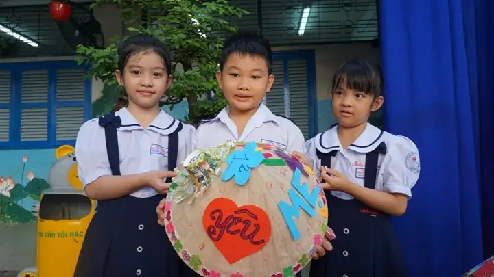 Tìm Kiếm Các Mẹo Trang Trí Nón Lá Ngày 20/10?