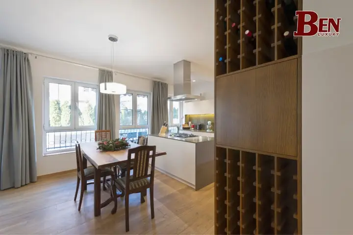 25+ Mẫu Kệ Rượu Ngăn Phòng Khách Và Bếp Đẹp, Hiện Đại, Tiện Nghi