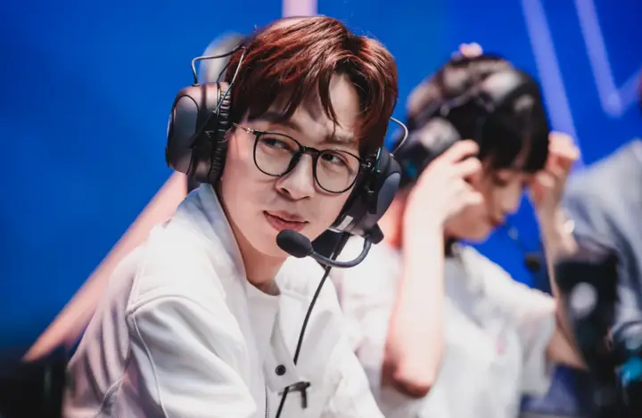 Viruss Là Ai? Tiểu Sử Và Hành Trình Sự Nghiệp Đa Tài Của Streamer Hàng Đầu Việt Nam