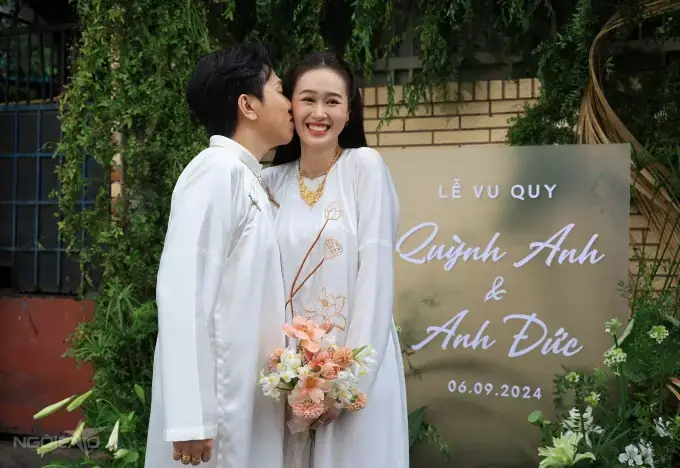 Uông Mỹ Linh Là Ai? Tìm Hiểu Về Người Phụ Nữ Kín Tiếng Bên Cạnh Nghệ Sĩ Anh Đức