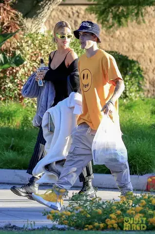 Hailey Bieber Là Ai? Tiểu Sử, Sự Nghiệp Và Hành Trình Tình Yêu Đầy Cảm Hứng Hailey Bieber Là Ai? Tiểu Sử, Sự Nghiệp Và Hành Trình Tình Yêu Đầy Cảm Hứng