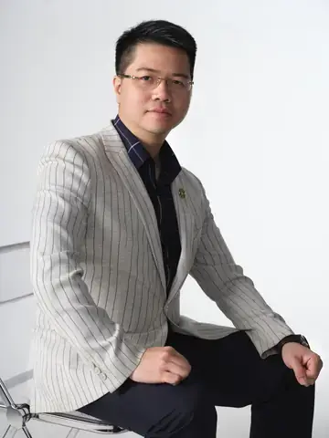 Võ Phi Nhật Huy: Con Đường Đa Tài Từ Nghệ Thuật Đến Kinh Doanh