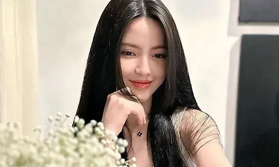 Chu Thanh Huyền Là Ai? Tiểu Sử Và Hành Trình Tình Yêu Cùng Quang Hải