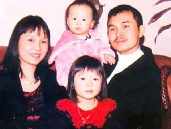 Vợ Của Danh Hài Xuân Hinh Là Ai? Tiểu Sử Và Câu Chuyện Hôn Nhân Viên Mãn Vợ Của Danh Hài Xuân Hinh Là Ai? Tiểu Sử Và Câu Chuyện Hôn Nhân Viên Mãn