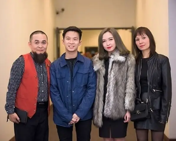 Vợ Của Danh Hài Xuân Hinh Là Ai? Tiểu Sử Và Câu Chuyện Hôn Nhân Viên Mãn Vợ Của Danh Hài Xuân Hinh Là Ai? Tiểu Sử Và Câu Chuyện Hôn Nhân Viên Mãn