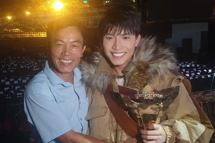 Voi Bản Đôn The Masked Singer Là Ai? Giải Mã Danh Tính Của Voi Bản Đôn