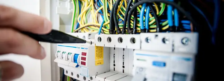 Vrt Là Ai? Giải Mã Thương Hiệu Xe Máy Điện Của Người Việt