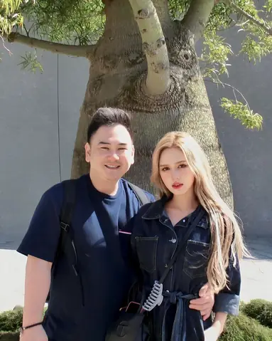 Hot Girl Xoài Non Là Ai? Hành Trình Từ Cô Gái Bán Mỹ Phẩm Đến Vợ Streamer Giàu Nhất Việt Nam Hot Girl Xoài Non Là Ai? Hành Trình Từ Cô Gái Bán Mỹ Phẩm Đến Vợ Streamer Giàu Nhất Việt Nam