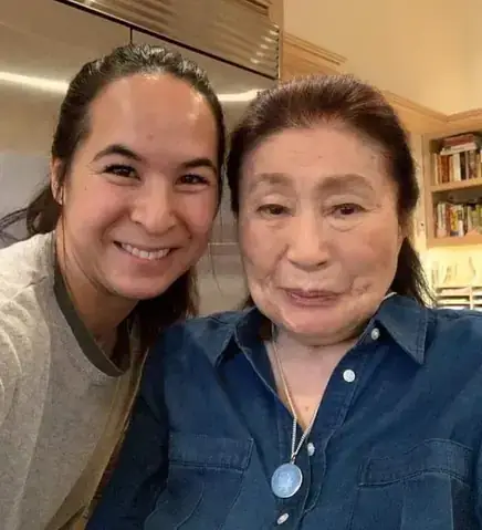 Yoko Ono Là Ai? Cuộc Đời, Sự Nghiệp Và Di Sản Của Một Nghệ Sĩ Tiên Phong