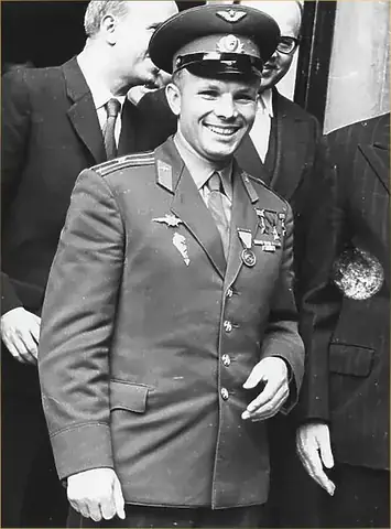 Yuri Gagarin Là Ai? Tiểu Sử Và Sự Nghiệp Của Phi Hành Gia Đầu Tiên