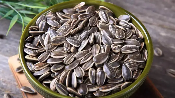 Hạt Hướng Dương Có Tác Dụng Gì? Tổng Hợp 15 Lợi Ích Sức Khỏe & Ứng Dụng Thực Tế